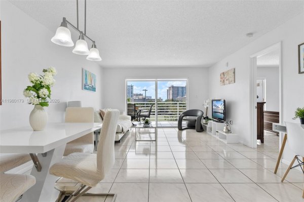 17801 N Bay Rd #607 Sunny Isles Beach, FL 33160