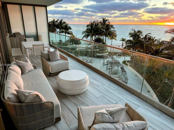 18975 Collins Ave #304 Sunny Isles Beach, FL 33160