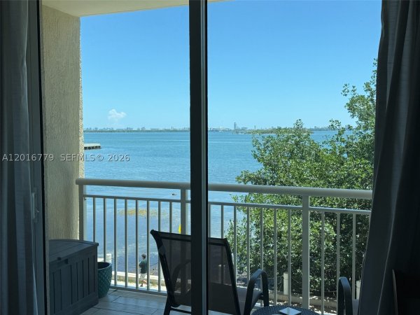 2000 N Bayshore Dr #220 Miami, FL 33137