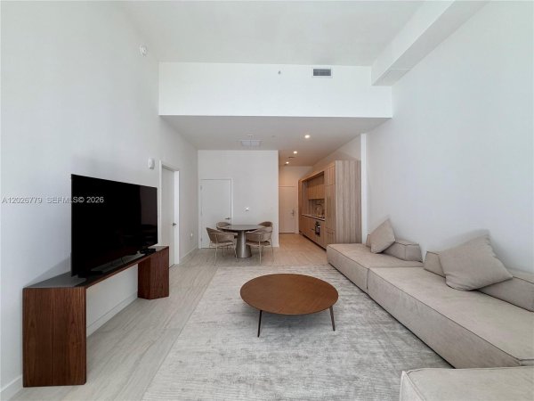77 SE 5th St #407 Miami, FL 33131