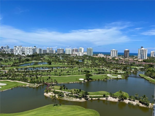 19501 W Country Clb Dr #2313 Aventura, FL 33180