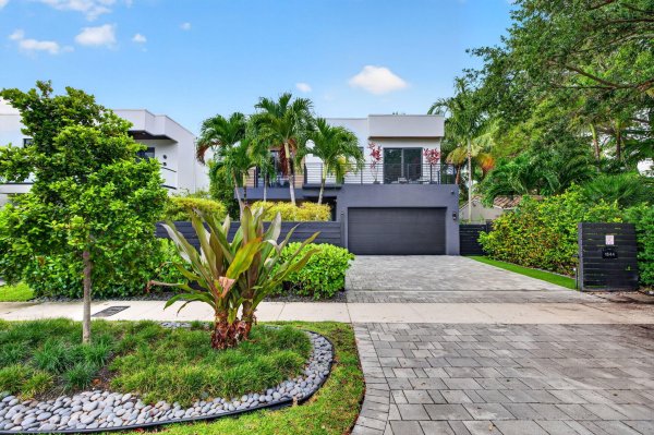 1644 NE 4th Fort Lauderdale, FL 33301