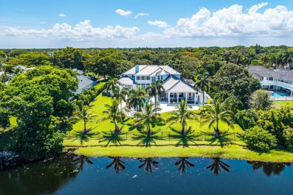 17837 Fieldbrook Boca Raton, FL 33496
