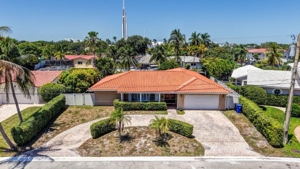 5581 NE 28th Fort Lauderdale, FL 33308