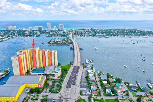 2640 Lake Shr Dr #2608 Riviera Beach, FL 33404