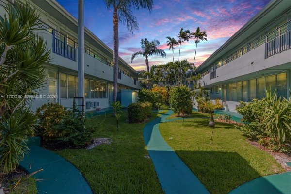 1060 98th St Bay Harbor Islands, FL 33154