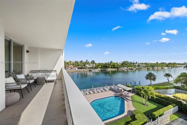 9111 E Bay Hbr Dr #4D Bay Harbor Islands, FL 33154