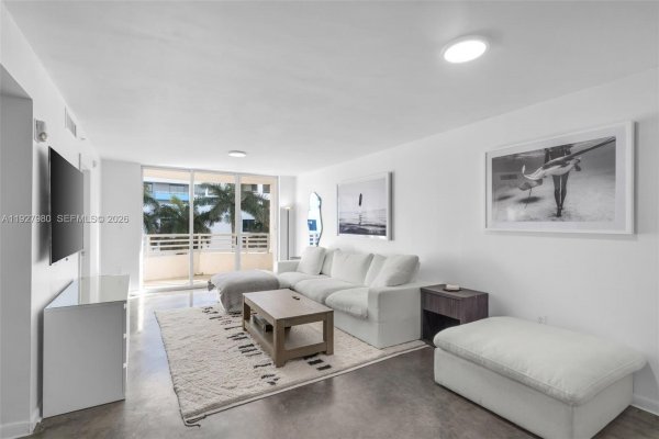 1401 Bay Rd #405 Miami Beach, FL 33139