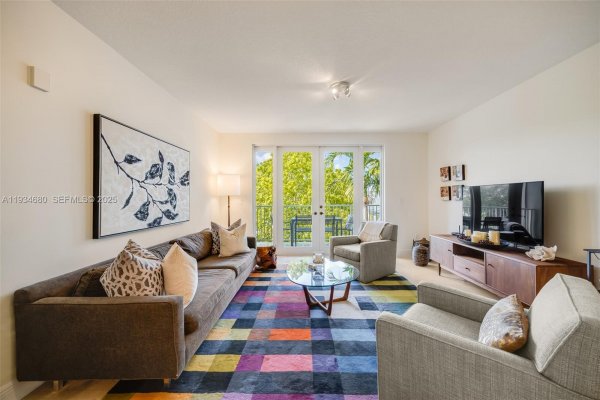 3540 Main Hwy #305 Coconut Grove, FL 33133