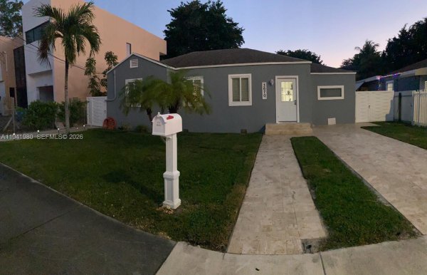 3670 SW 12th St Miami, FL 33135