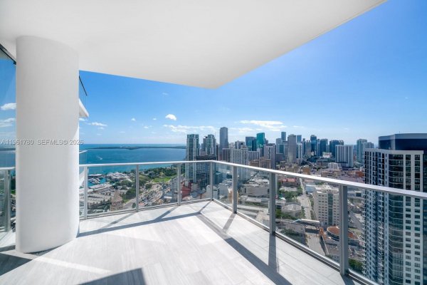 851 NE 1st Ave #3212 Miami, FL 33132