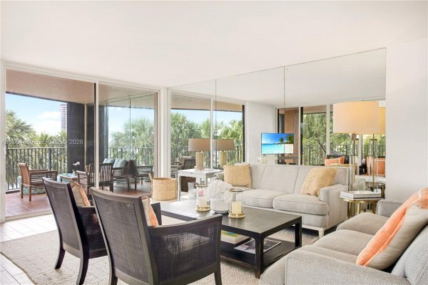 1700 S Bayshore Ln #3A Coconut Grove, FL 33133