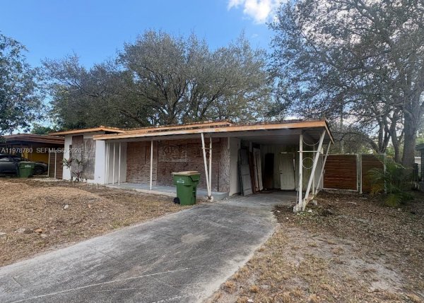 380 NW 128th St North Miami, FL 33168