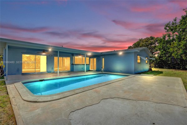 8699 NW 26th Pl Sunrise, FL 33322