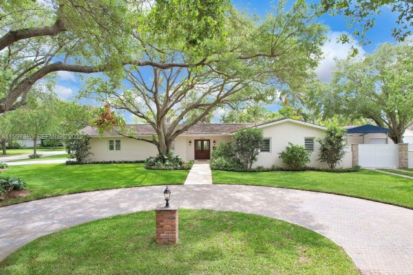 8300 SW 158th St Palmetto Bay, FL 33157