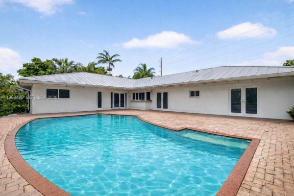 8400 SW 178th St Palmetto Bay, FL 33157