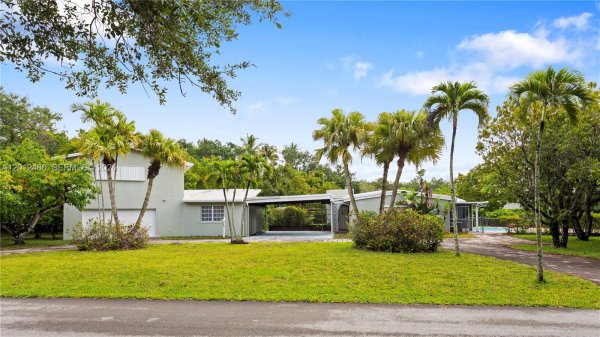 10851 SW 68th Ave Pinecrest, FL 33156