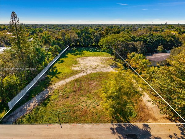 9800 SW 114th St Miami, FL 33176