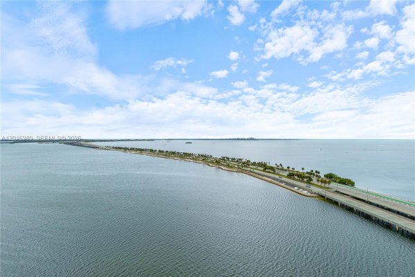 175 SE 25th Rd #1601 Miami, FL 33129
