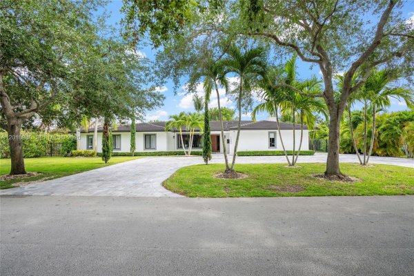 7200 SW 107th Ter Pinecrest, FL 33156