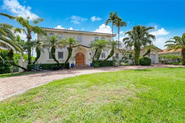 13035 Nevada St Coral Gables, FL 33156