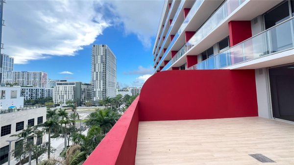3100 NE 1st Ave #608 Miami, FL 33137