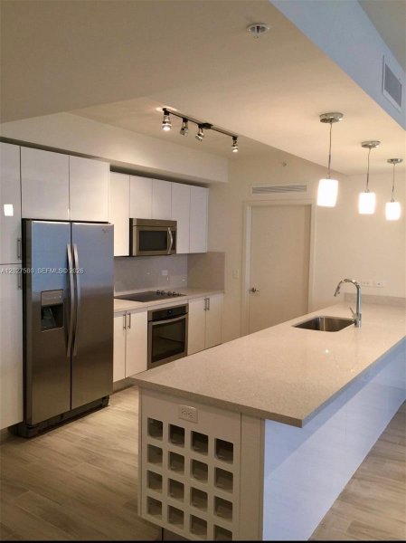999 SW 1st Ave #2005 Miami, FL 33130