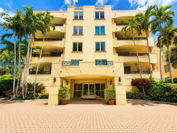 1834 Brickell Ave #43 Miami, FL 33129