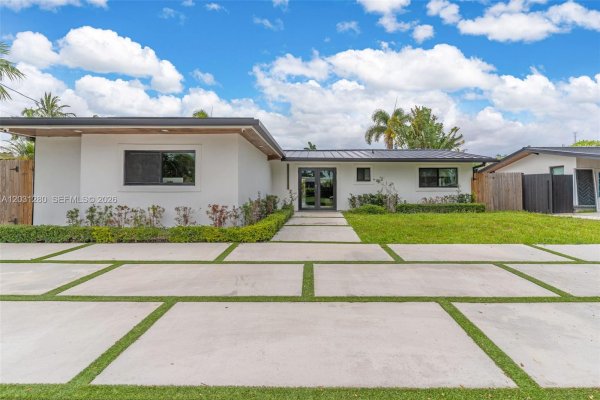 1713 SW 5th St Fort Lauderdale, FL 33312