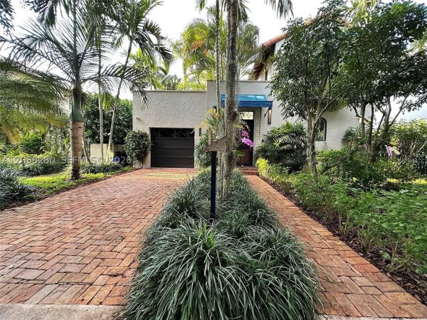 455 Amalfi Ave Coral Gables, FL 33146