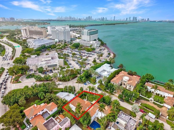 4323 N Bay Rd Miami Beach, FL 33140