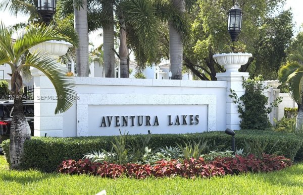 3191 NE 211th Ter Aventura, FL 33180
