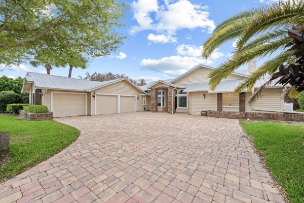 69 Cache Cay Vero Beach, FL 32963