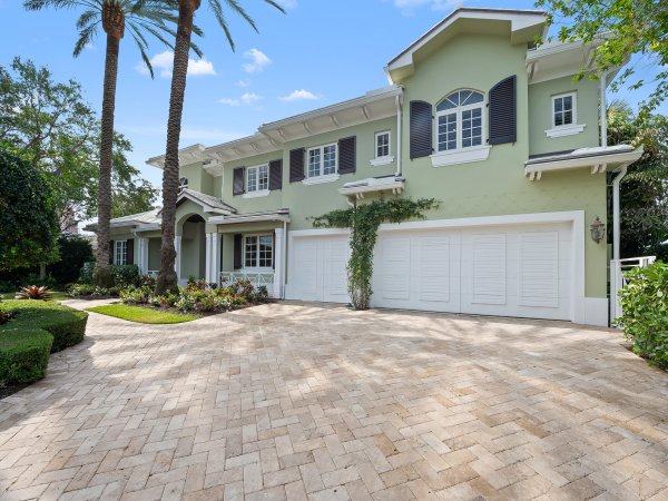 2856 NE 25th Fort Lauderdale, FL 33305