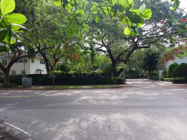 3611 SW 37th #19 Coconut Grove, FL 33133