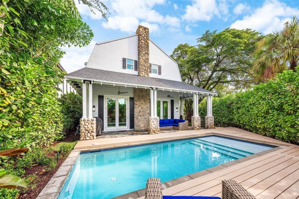 217 SE 16th Fort Lauderdale, FL 33301