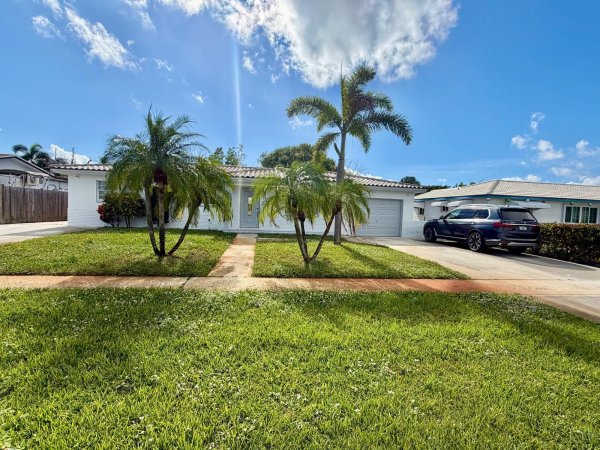 2594 W End Rd West Palm Beach, FL 33406