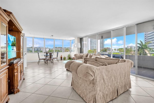 11 Island Ave #512 Miami Beach, FL 33139