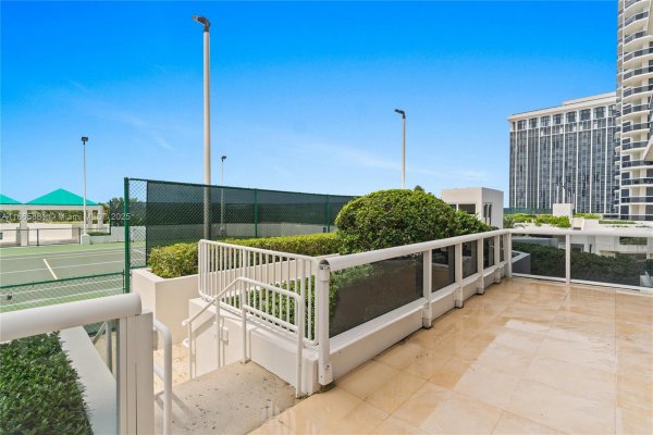 4775 Collins Ave #507 Miami Beach, FL 33140