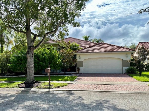 656 Verona Pl Weston, FL 33326