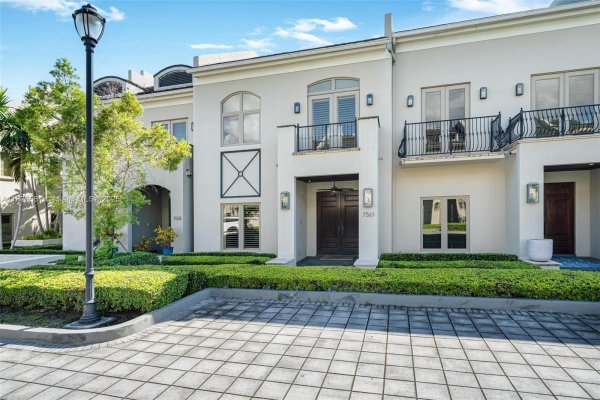 7561 SW 56th Ct Miami, FL 33143 7561 SW 56th Ct Miami, FL 33143