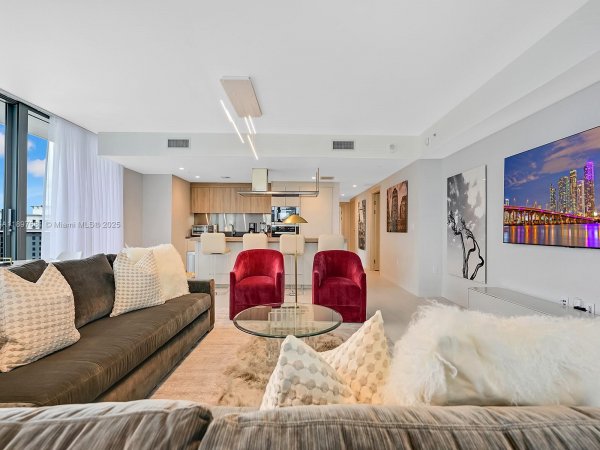 1000 Brickell Plz #3402 Miami, FL 33131