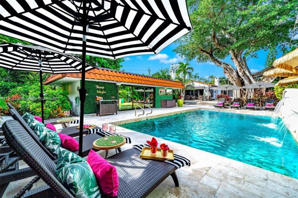 11 Sylvan Ln Fort Lauderdale, FL 33316