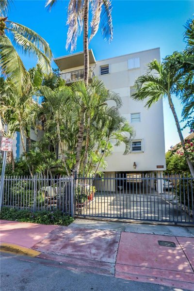 1605 Meridian Ave #401 Miami Beach, FL 33139