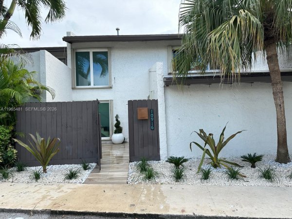 10916 SW 70th Ter Miami, FL 33173
