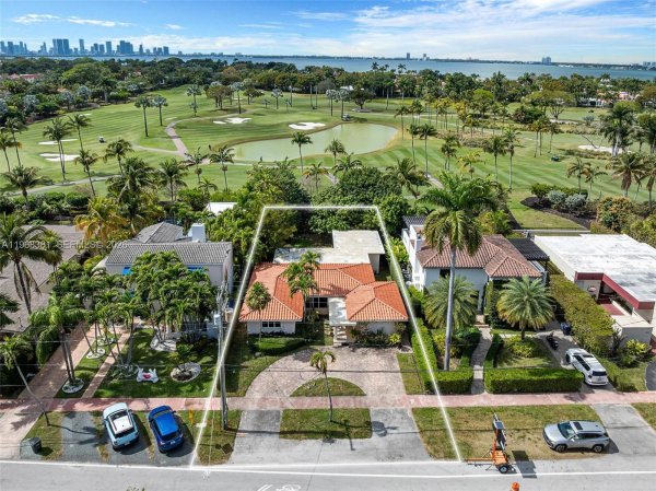 5220 La Gorce Dr Miami Beach, FL 33140