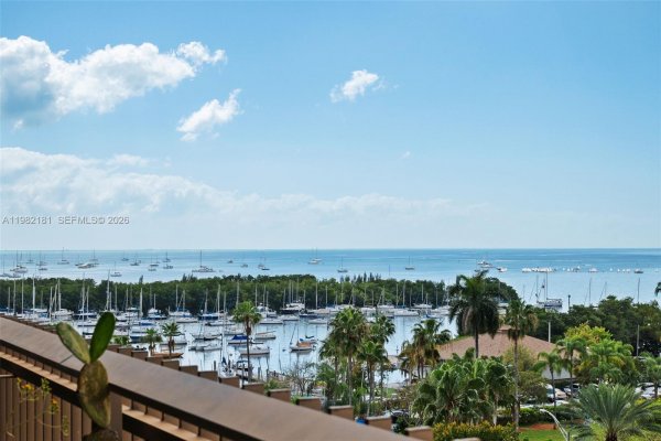 2901 S Bayshore Dr #8E Coconut Grove, FL 33133