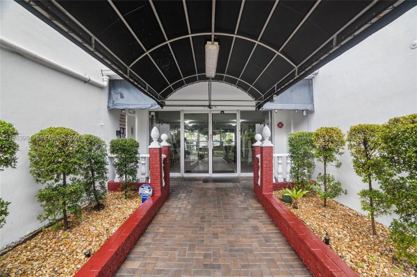 4851 NW 21st St #107 Lauderhill, FL 33313