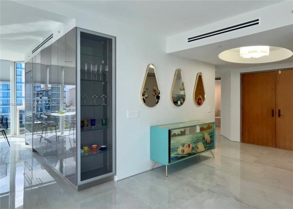 17555 Collins Ave #1001 Sunny Isles Beach, FL 33160