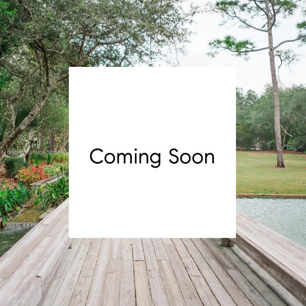 102 Sun Ter Ct Palm Beach Gardens, FL 33403